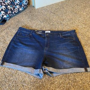 Blue Jean shorts with pockets and hem